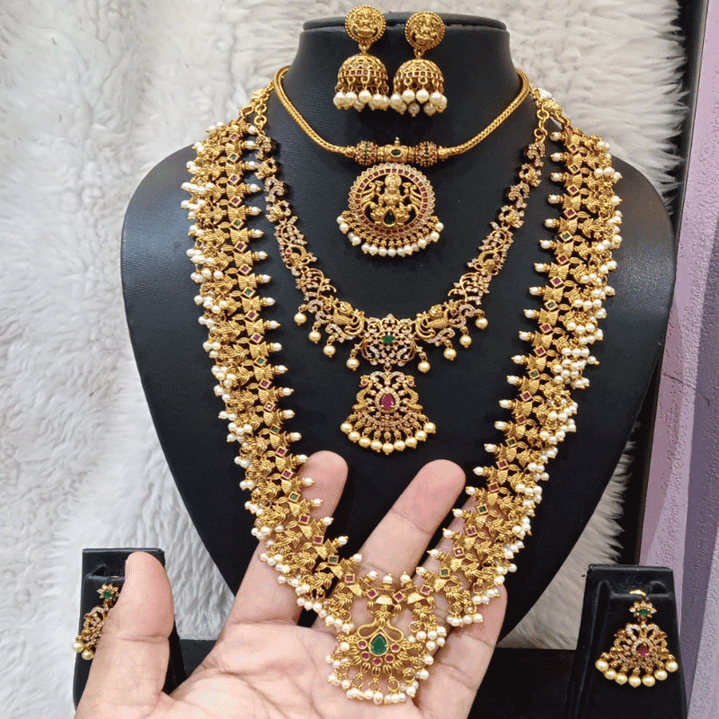 GUTTAPUSALU AND LAXMI NAAN WITH PEACOCK NECKLACE COMBO