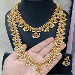 GUTTASPUSALU LONG HARAM WITH CLUSTER OF PEARLS
