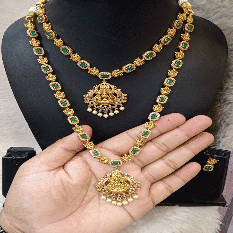 EMERALD GREEN STONE SPOTTED LAKSHIMI GODDESS PENDANT