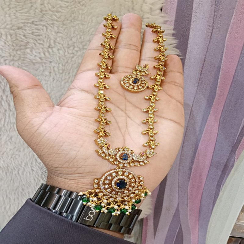 JEWELRY SET WITH BLUE  STONE WITH DROPPING GREEN BEADS